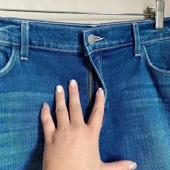 L'AGENCE Audrey Cutoff Denim Shorts DAYTONA Size 32 - Picture 3 of 10